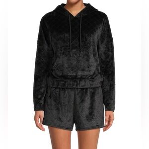 No boundaries juniors diamond quilted faux fur  hoodie shorts set size small 3-5